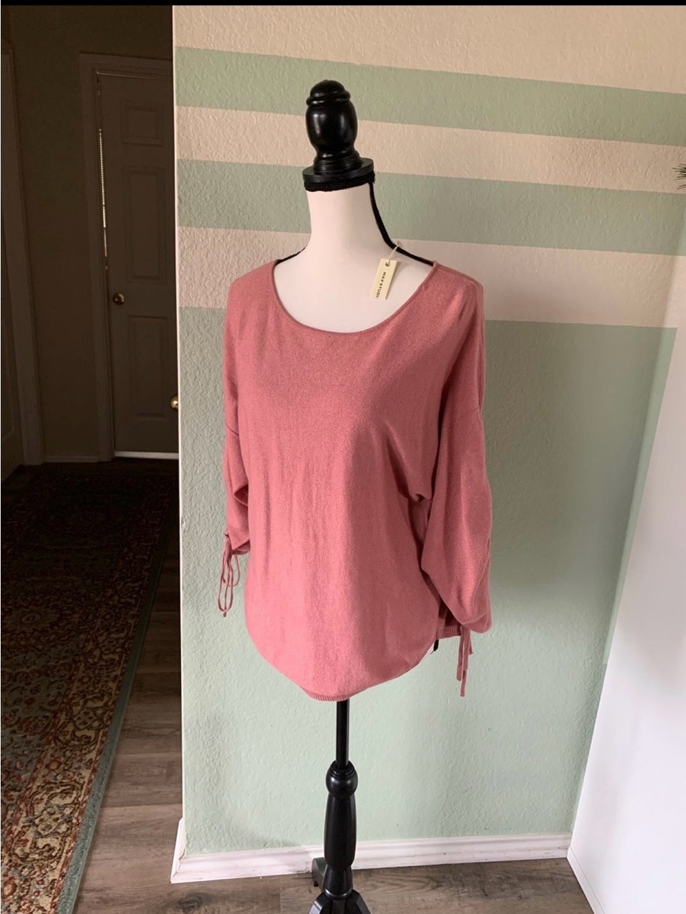 Max Studio Dusty Rose Scoop Neck Over Sweater Blouse with Tie Cuffs Women’s S